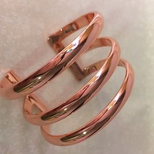 Bangle bracelet